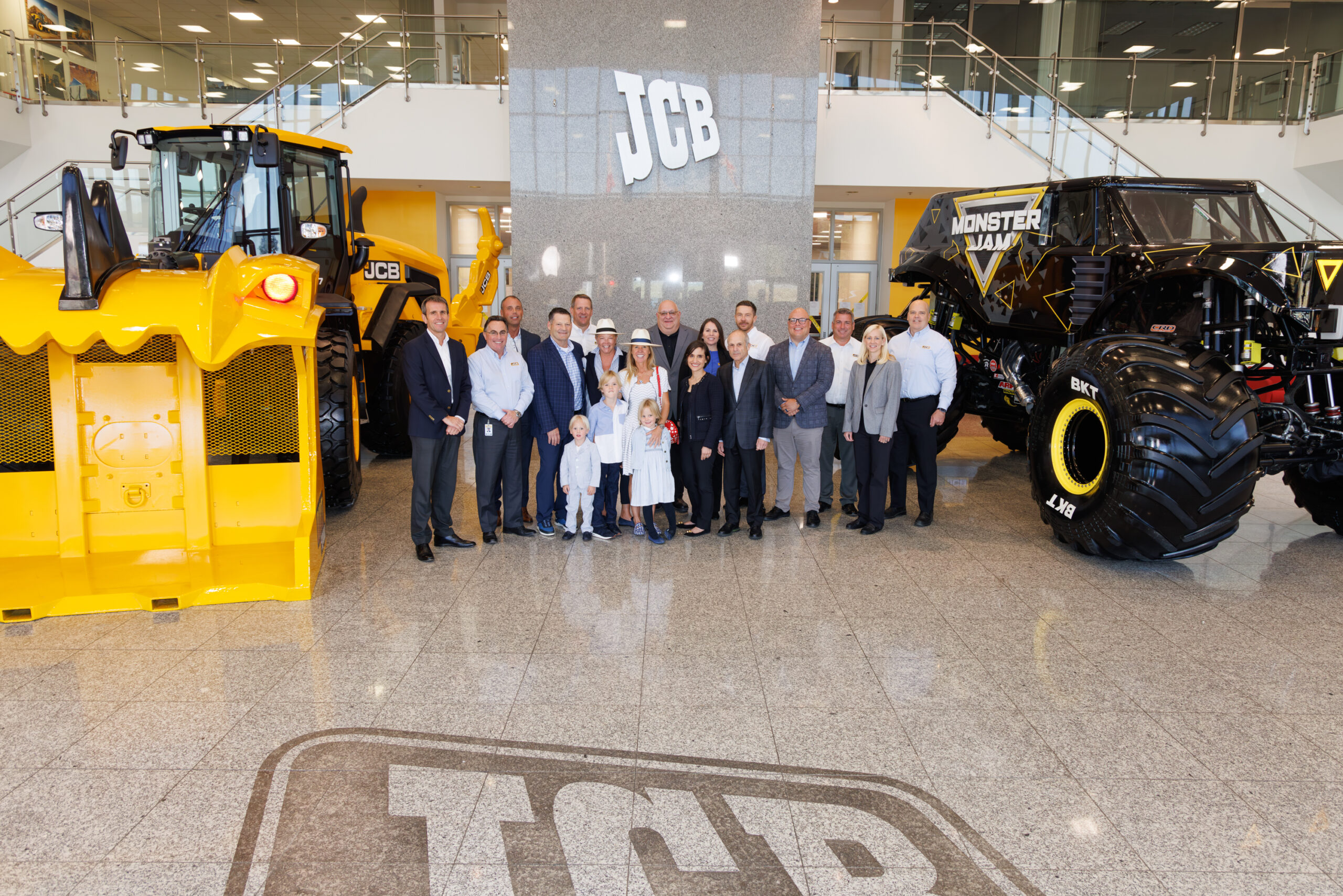JCB DIGatron DEBUT AS MONSTER JAM® PARTNERSHIP ANNOUNCED